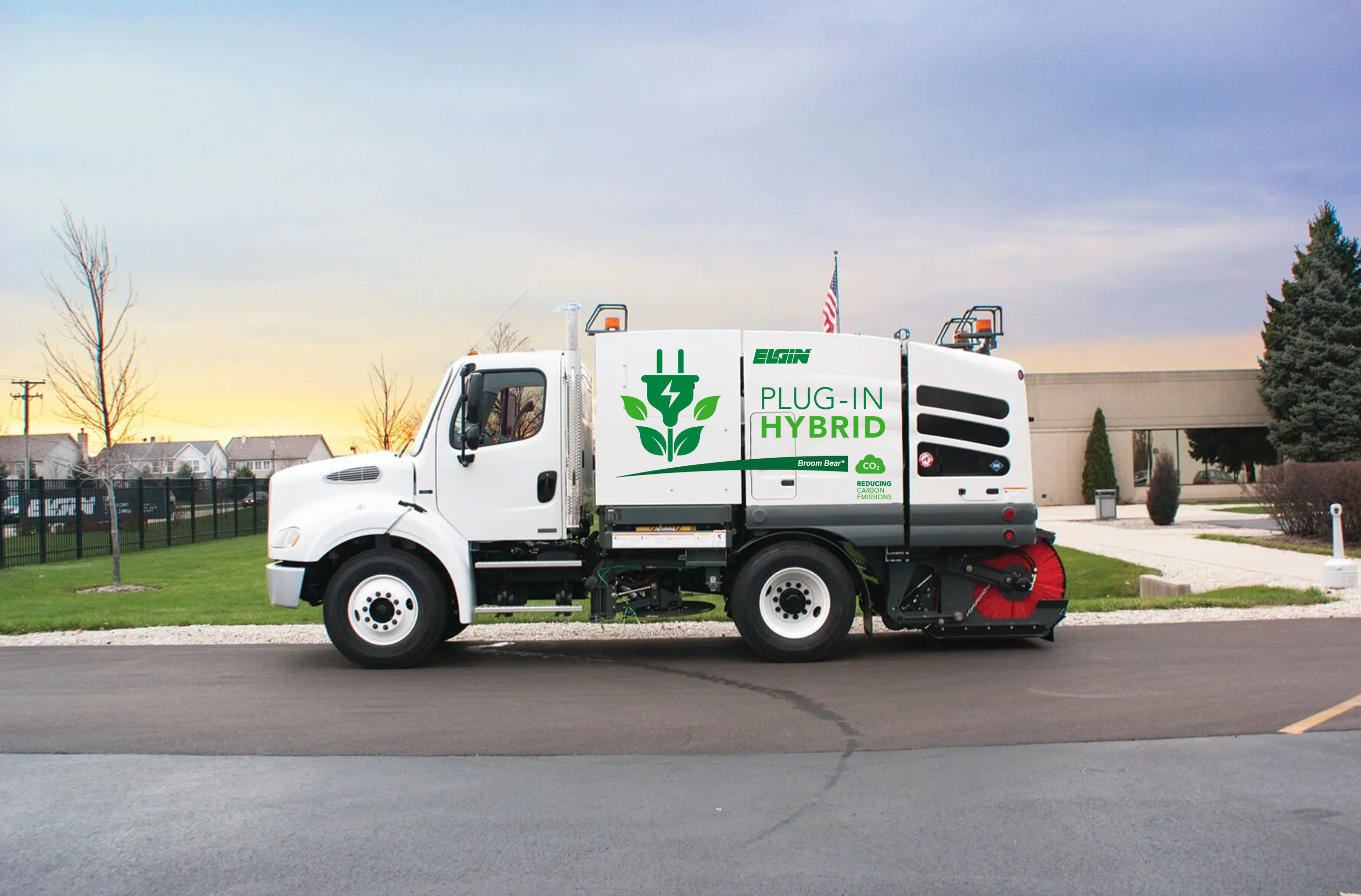 Plug-In Hybrid Electric Broom Bear Mechanical Street Sweeper Plug-In Hybrid Electric Broom Bear Mechanical Street Sweeper